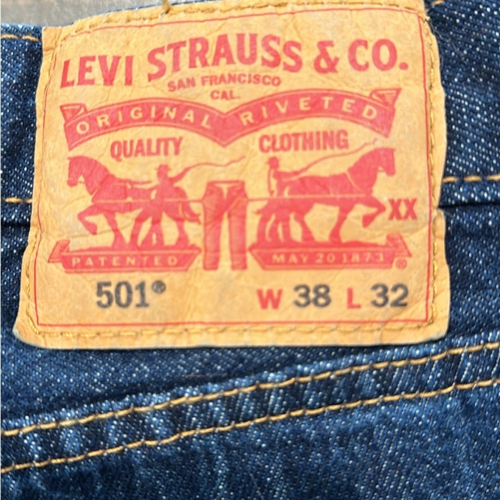 Men’s Levi 501 button fly
